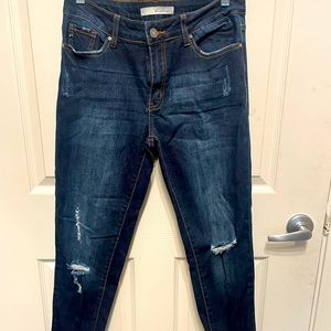 KanCan size 11/29 distressed jeans (just above ankle)